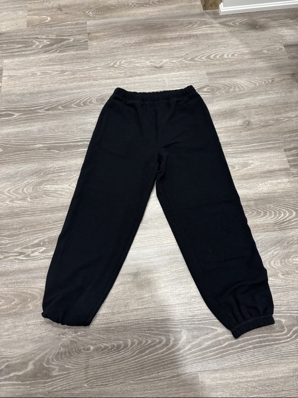 Women’s Black Elastic-Waist Jogger Pants